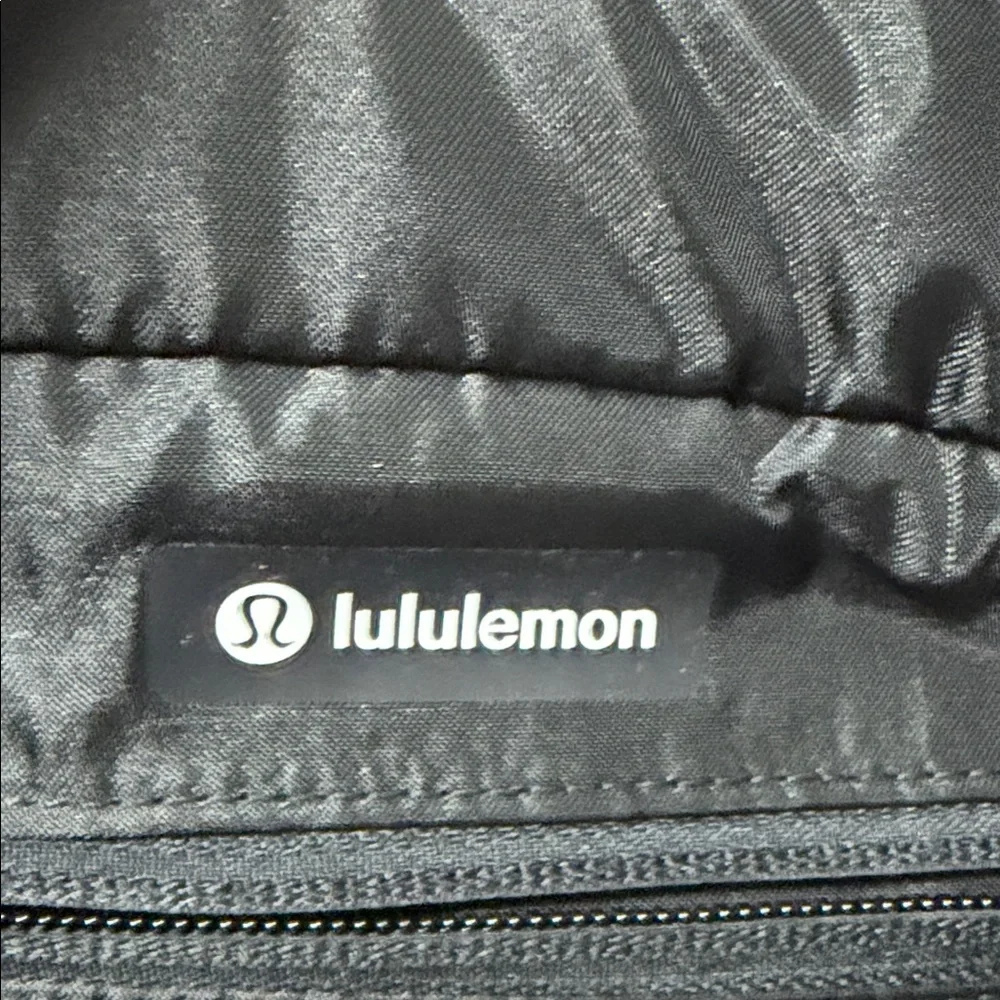 lululemon athletica Black Quilted Crossbody Bag - Picture 2 of 5